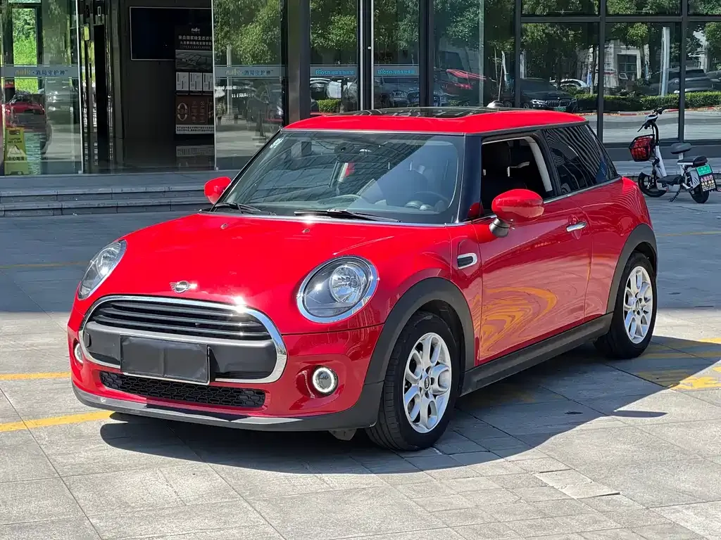 MINI Cooper (3-door) — фото 1