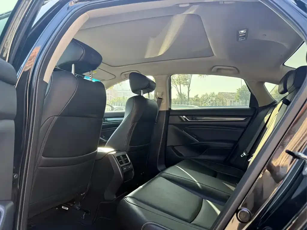 Honda Accord 2023 из CN, фото 5