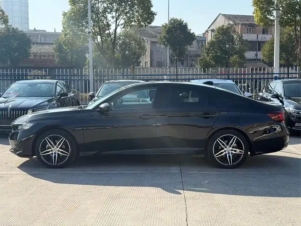 Honda Accord 2023 из CN, фото 10