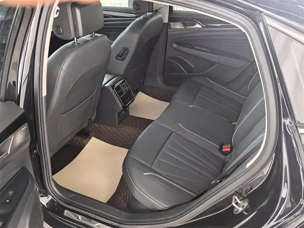 Volkswagen Passat — фото 5