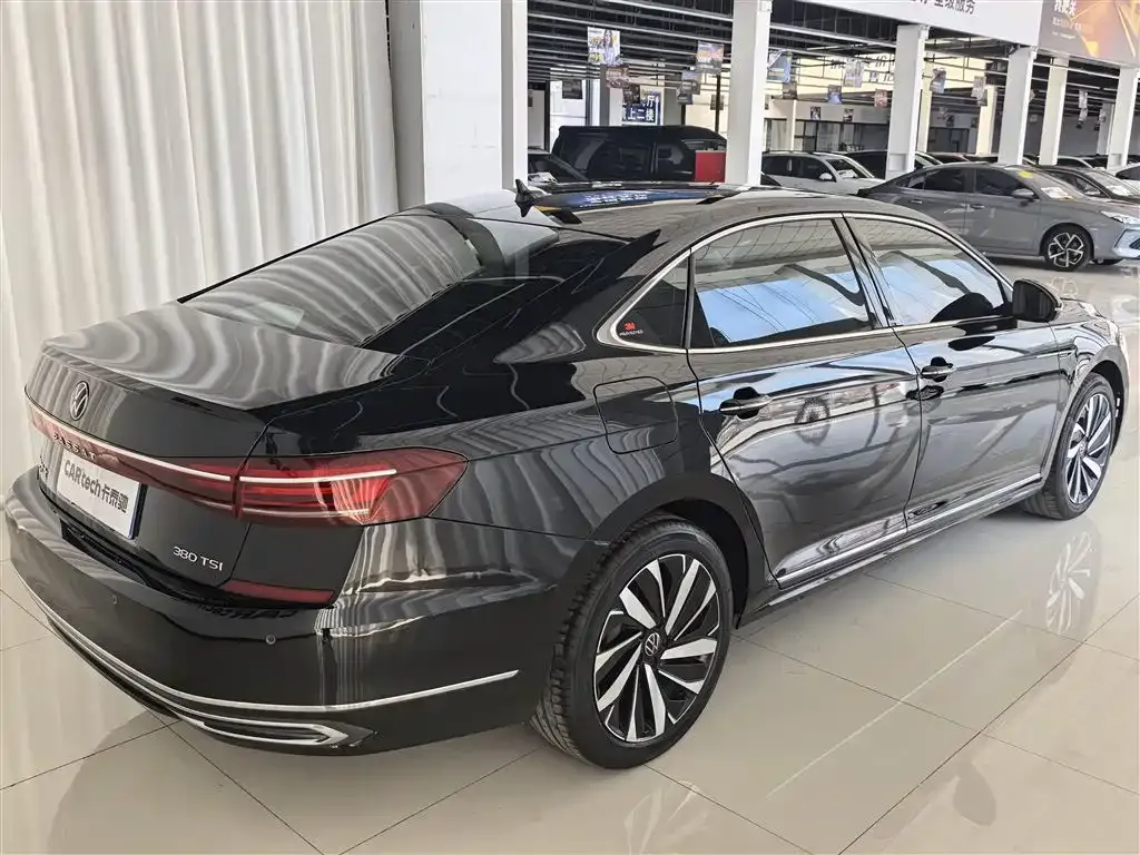 Volkswagen Passat — фото 10