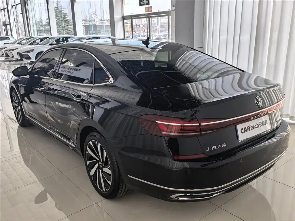 Volkswagen Passat — фото 7