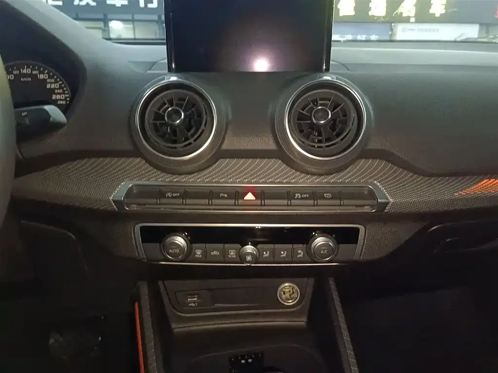 Audi Q2L 2021 из CN, фото 7