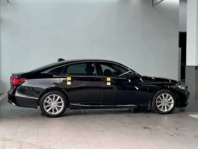 Honda Accord — фото 8