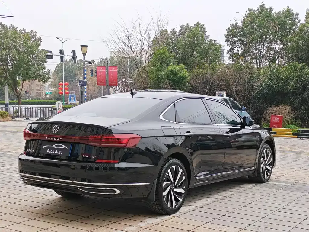 Volkswagen Passat — фото 8
