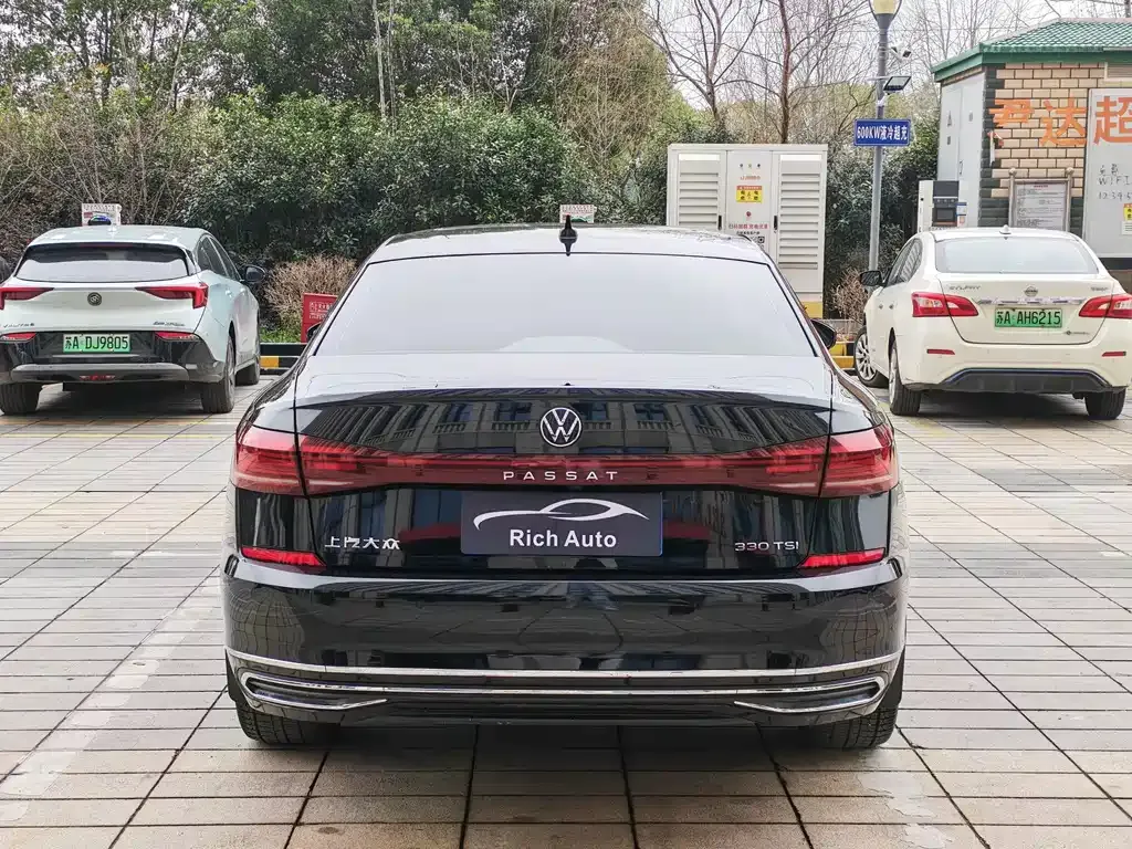Volkswagen Passat — фото 6