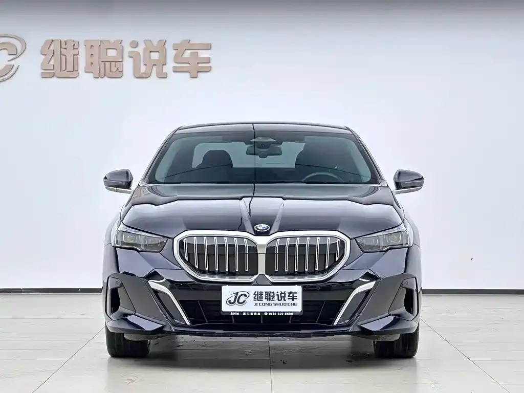BMW 5 Series — фото 4