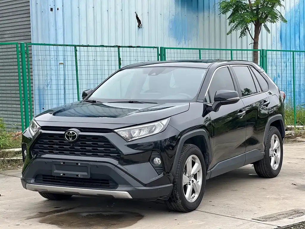 Toyota RAV4 2021 из CN, фото 1