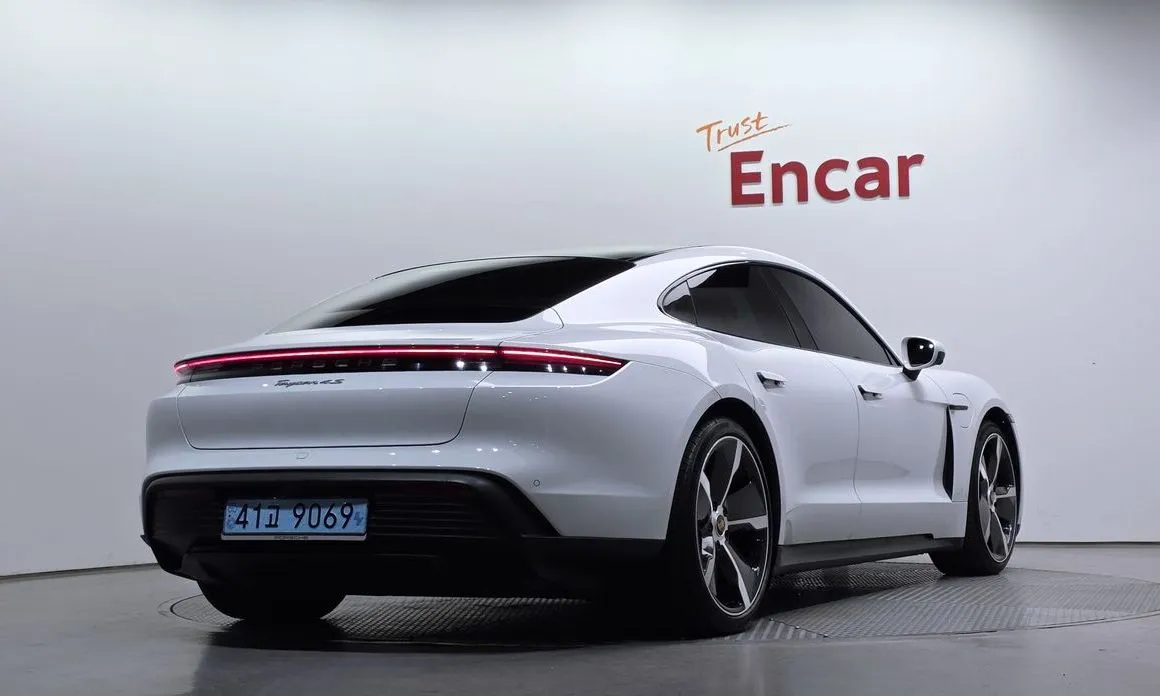 Porsche Taycan 2021 из KR, фото 4