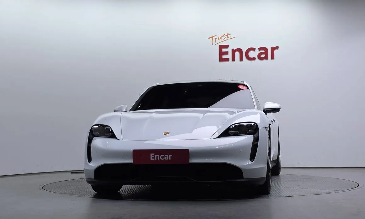 Porsche Taycan 2021 из KR, фото 2