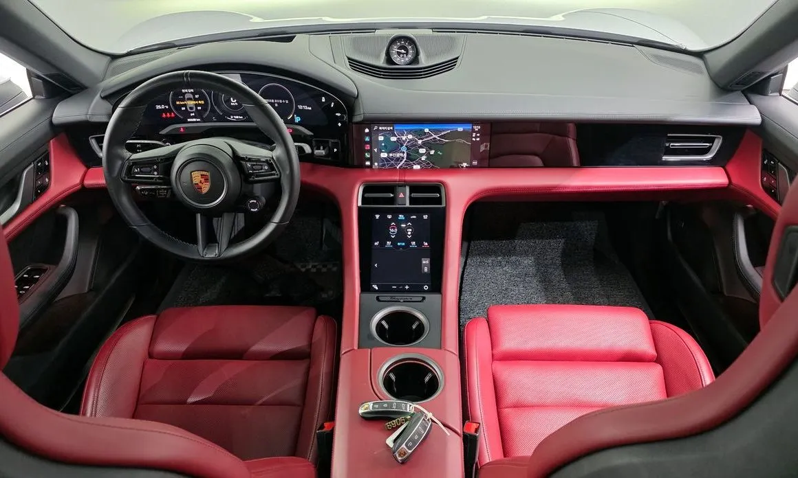 Porsche Taycan 2021 из KR, фото 10