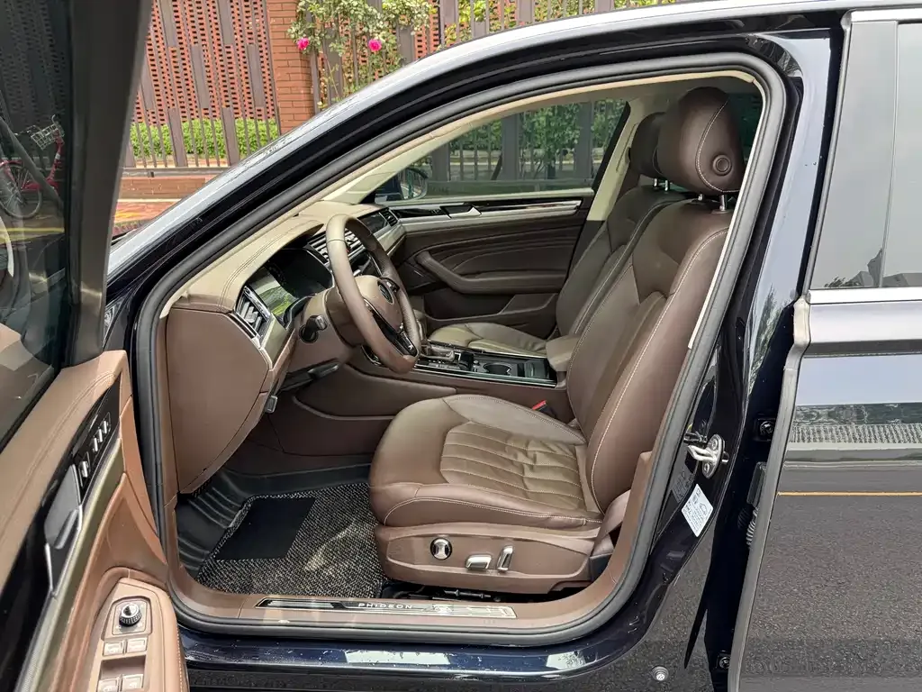 Volkswagen Phideon 2022 из CN, фото 6