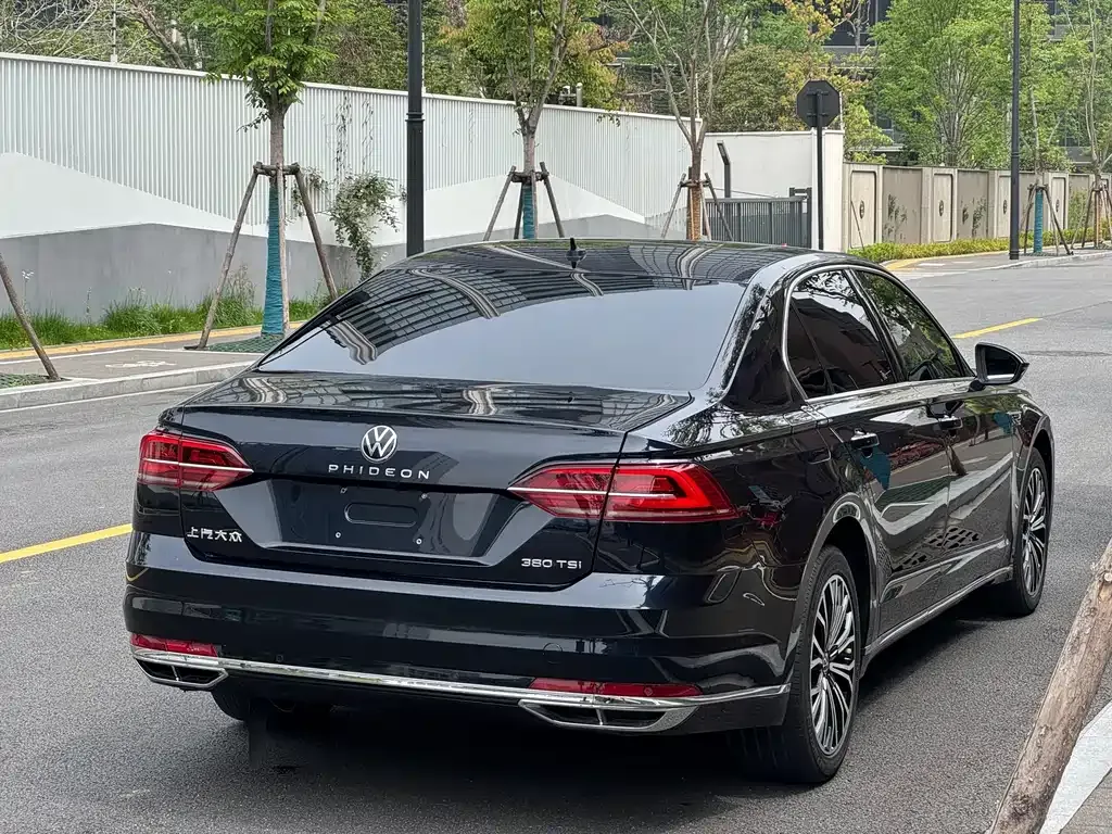 Volkswagen Phideon 2022 из CN, фото 10