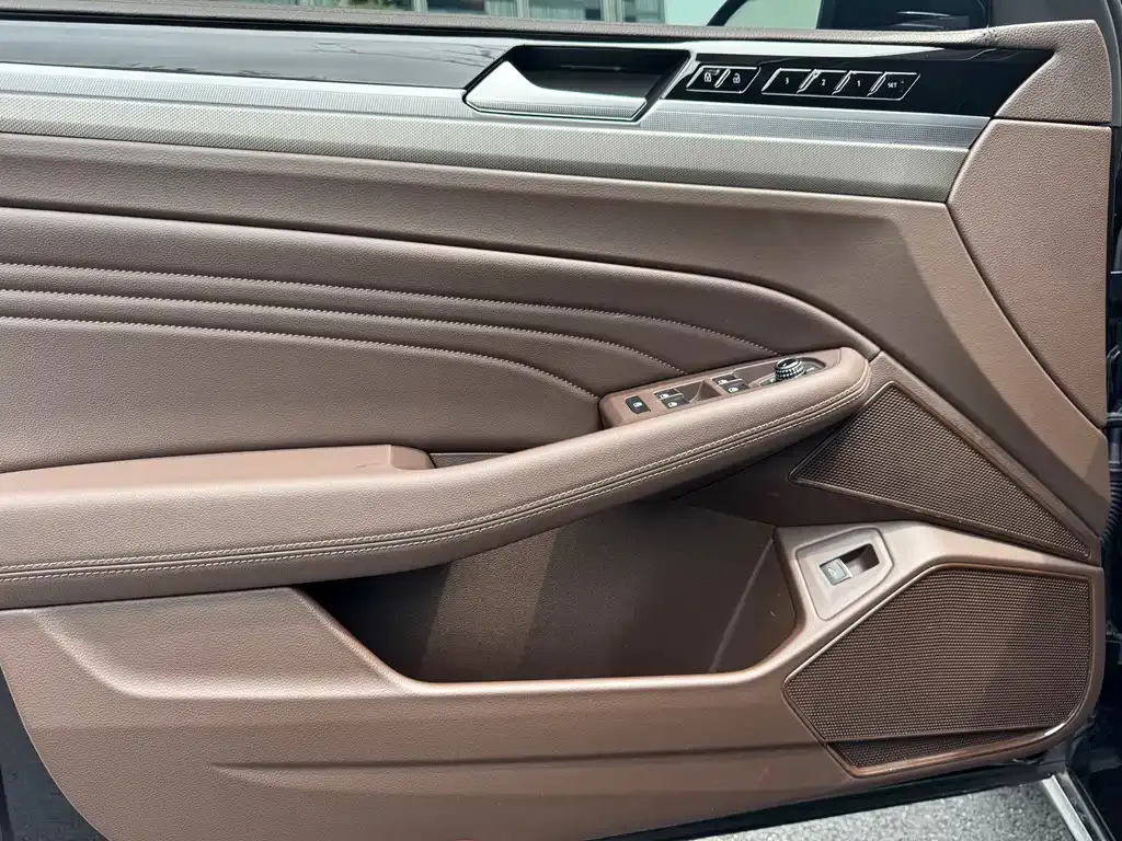 Volkswagen Phideon 2022 из CN, фото 5