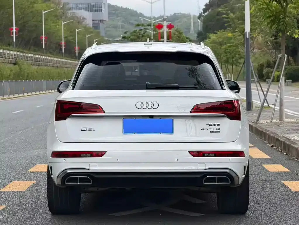 Audi Q5L 2022 из CN, фото 2
