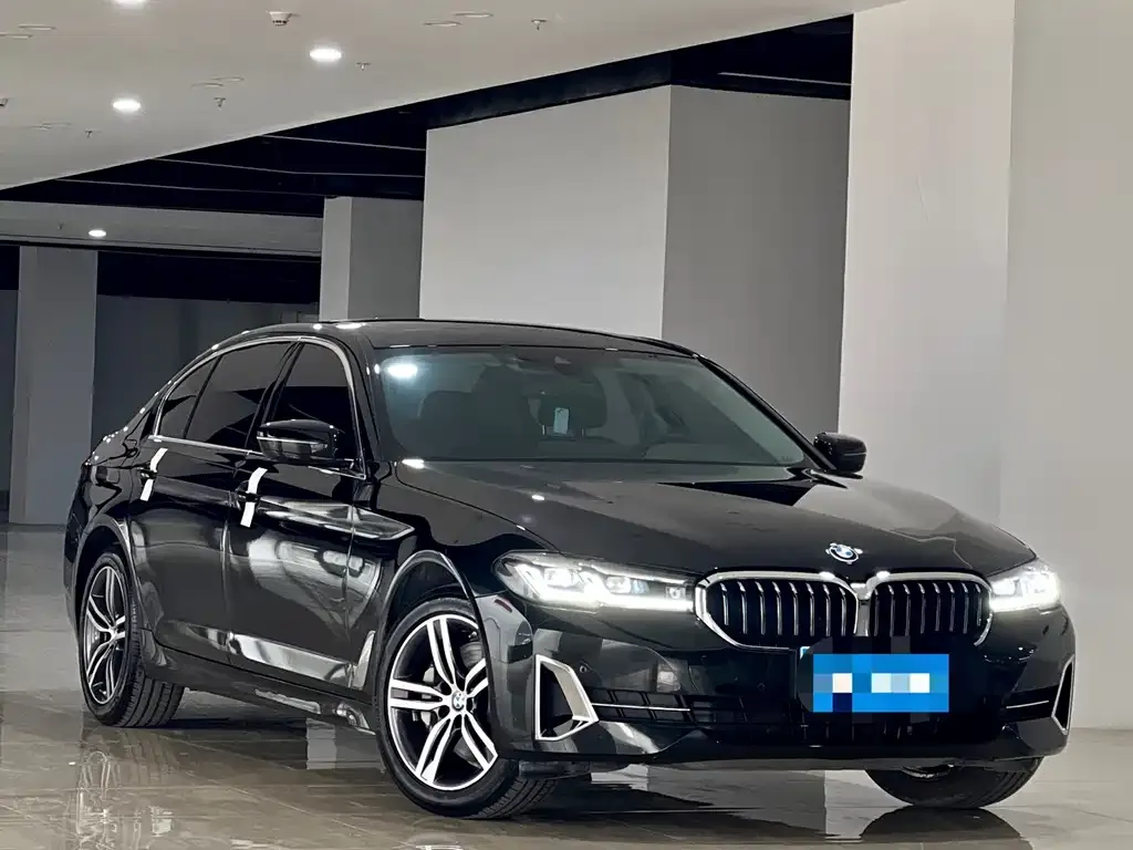 BMW 5 Series — фото 4