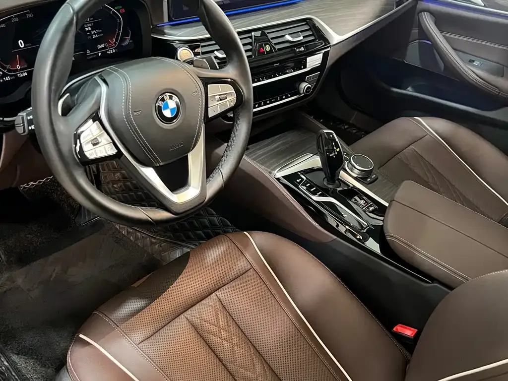 BMW 5 Series — фото 9