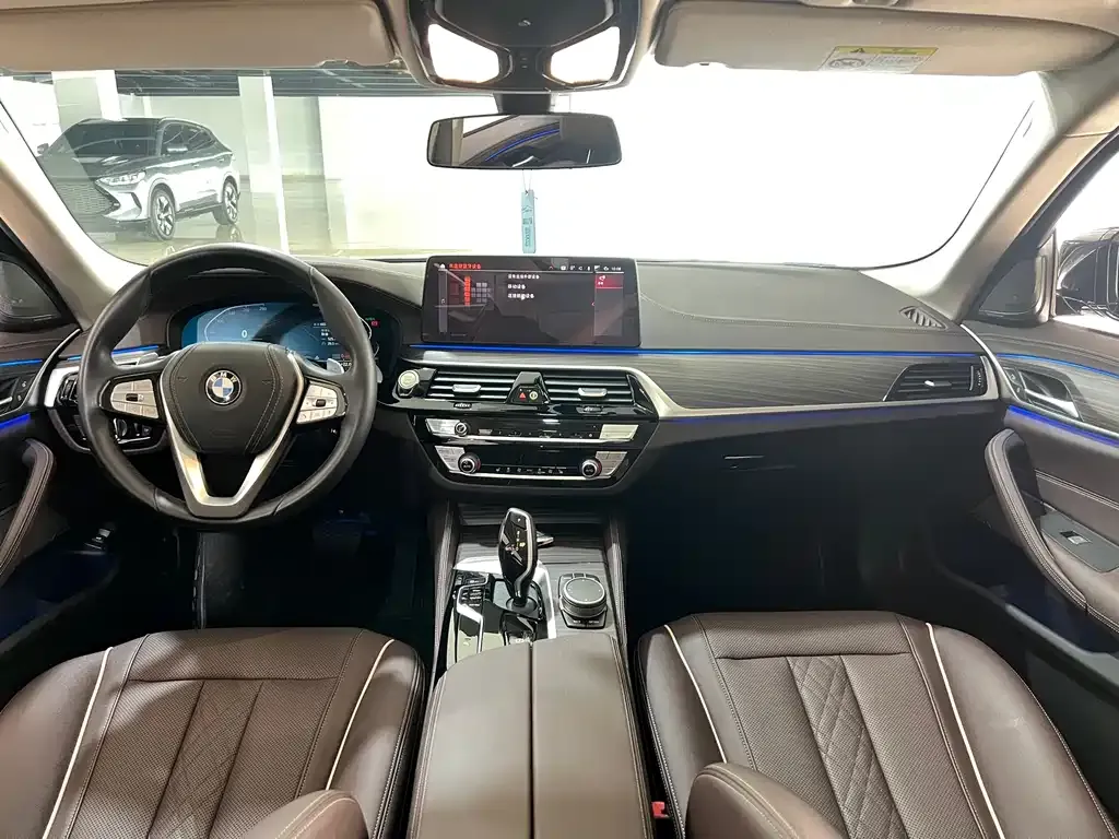 BMW 5 Series — фото 10