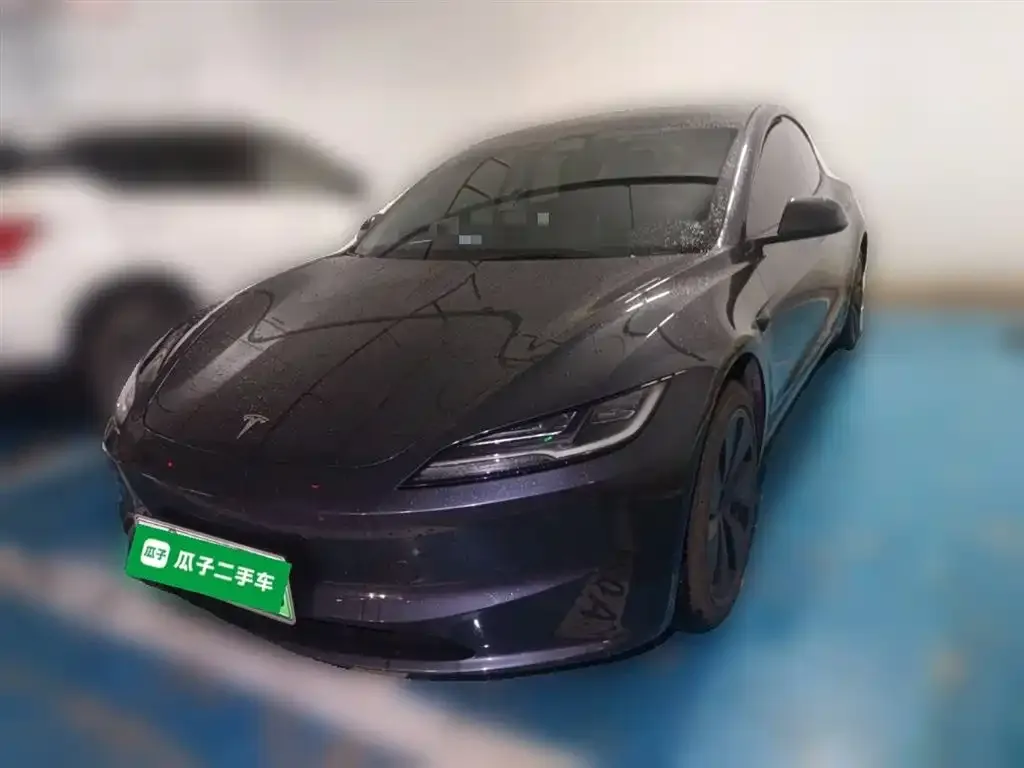 Tesla Model 3 — фото 1