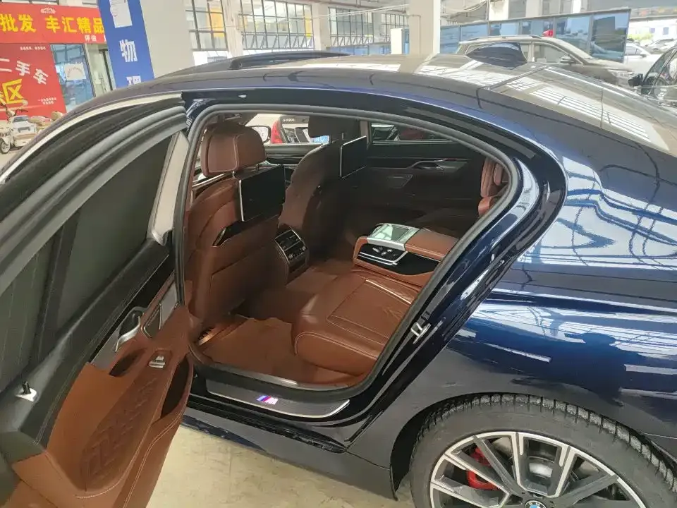 BMW 7 Series 2022 из CN, фото 3