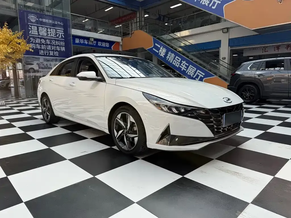 Hyundai Elantra 2023 из CN, фото 10