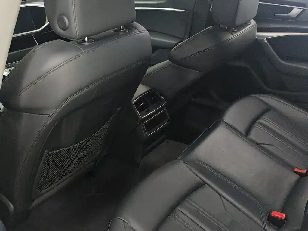 Audi A7 2021 из CN, фото 2