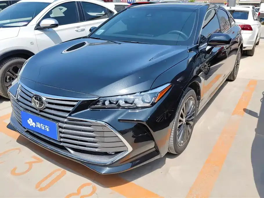 Toyota Avalon — фото 1