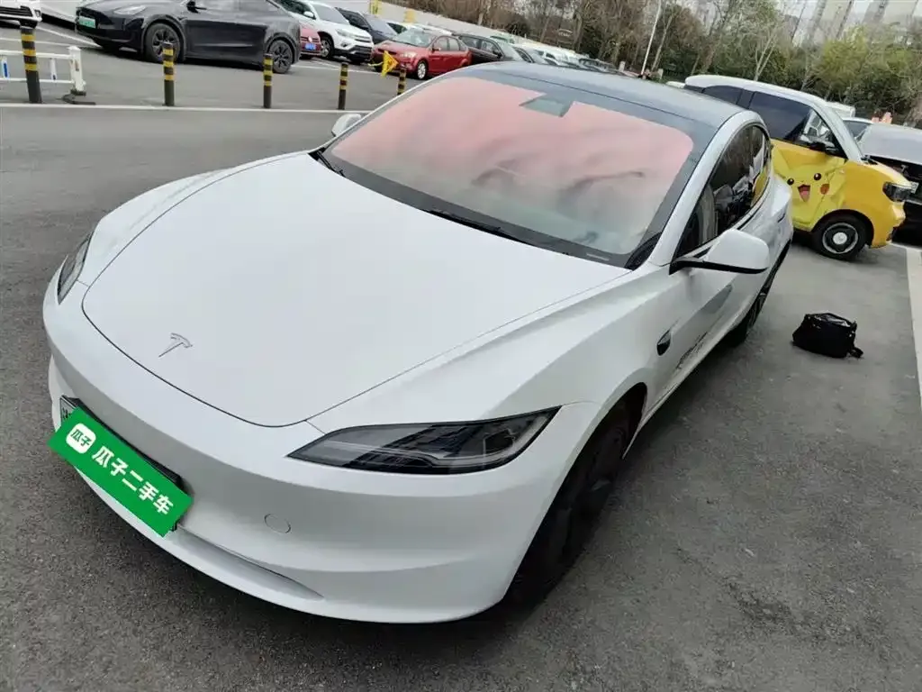 Tesla Model 3 — фото 1