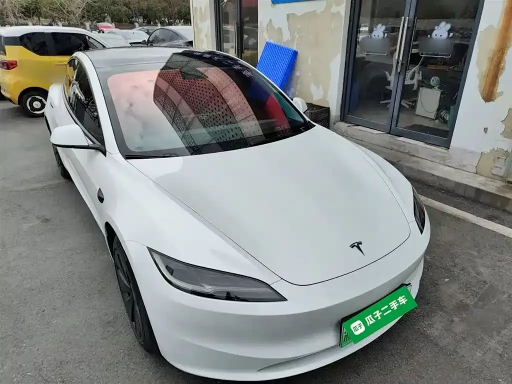 Tesla Model 3 — фото 7