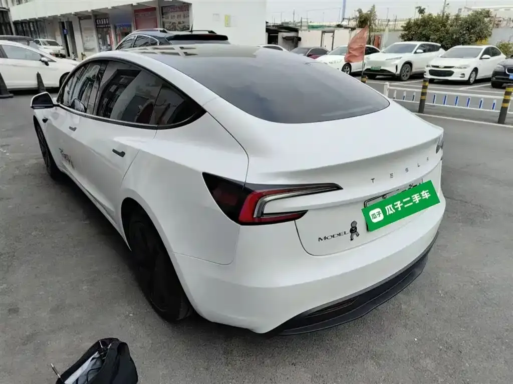 Tesla Model 3 — фото 6