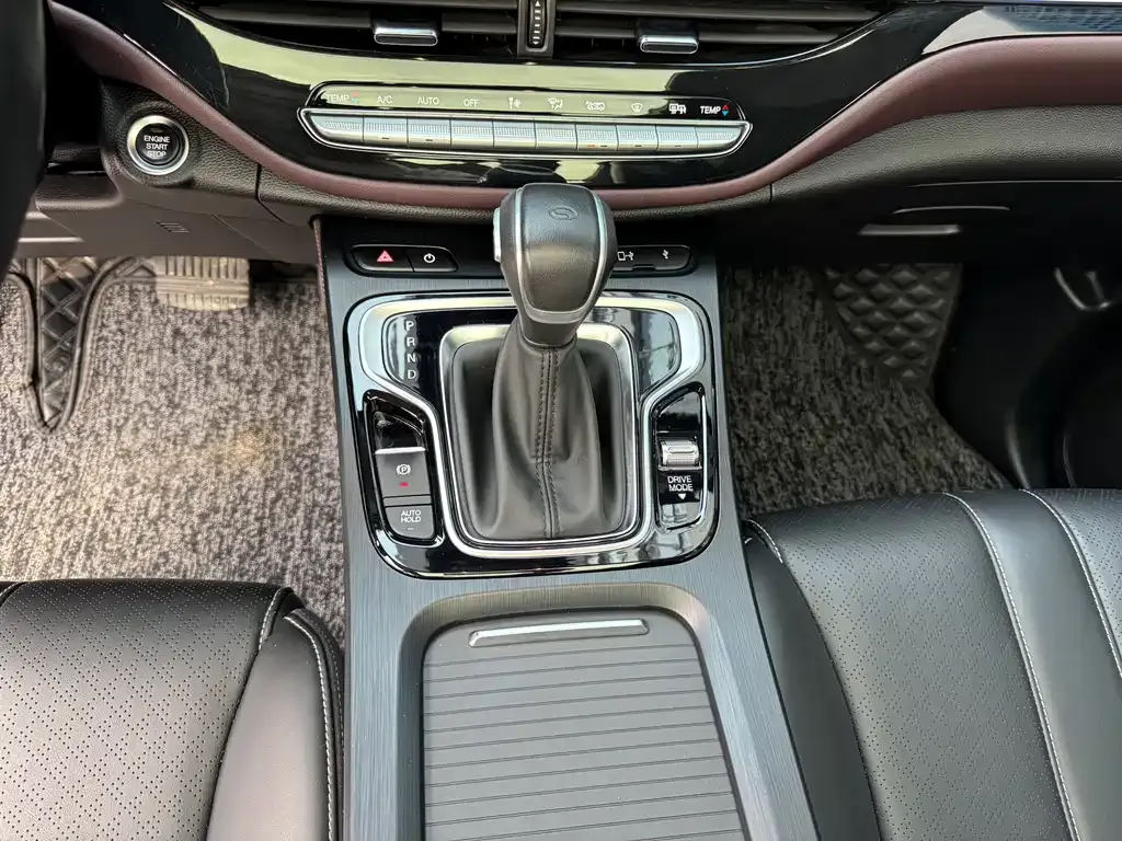GAC Motor Trumpchi M6 — фото 10