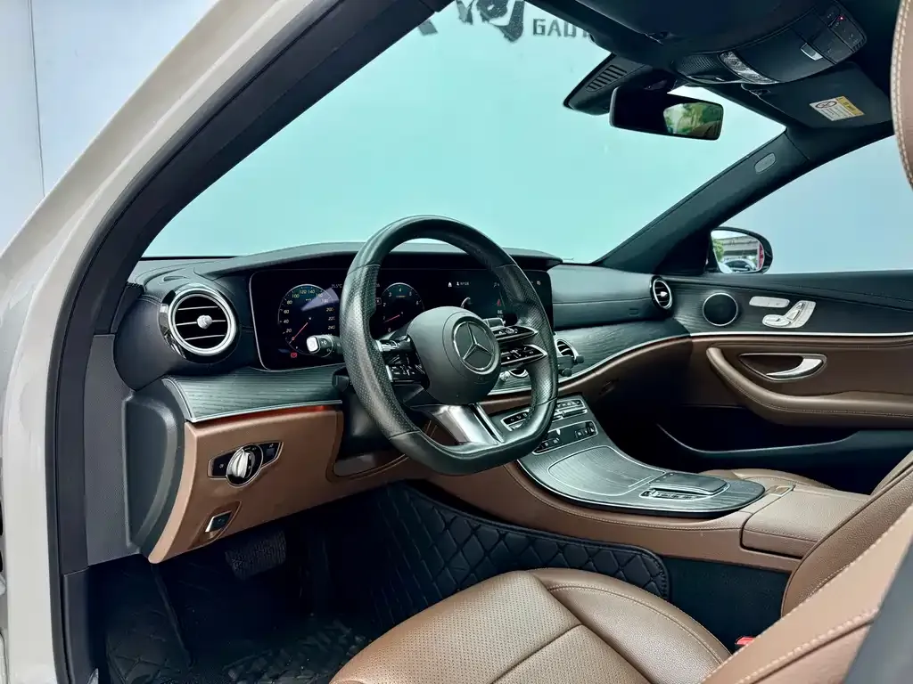 Mercedes-Benz E-Class — фото 10