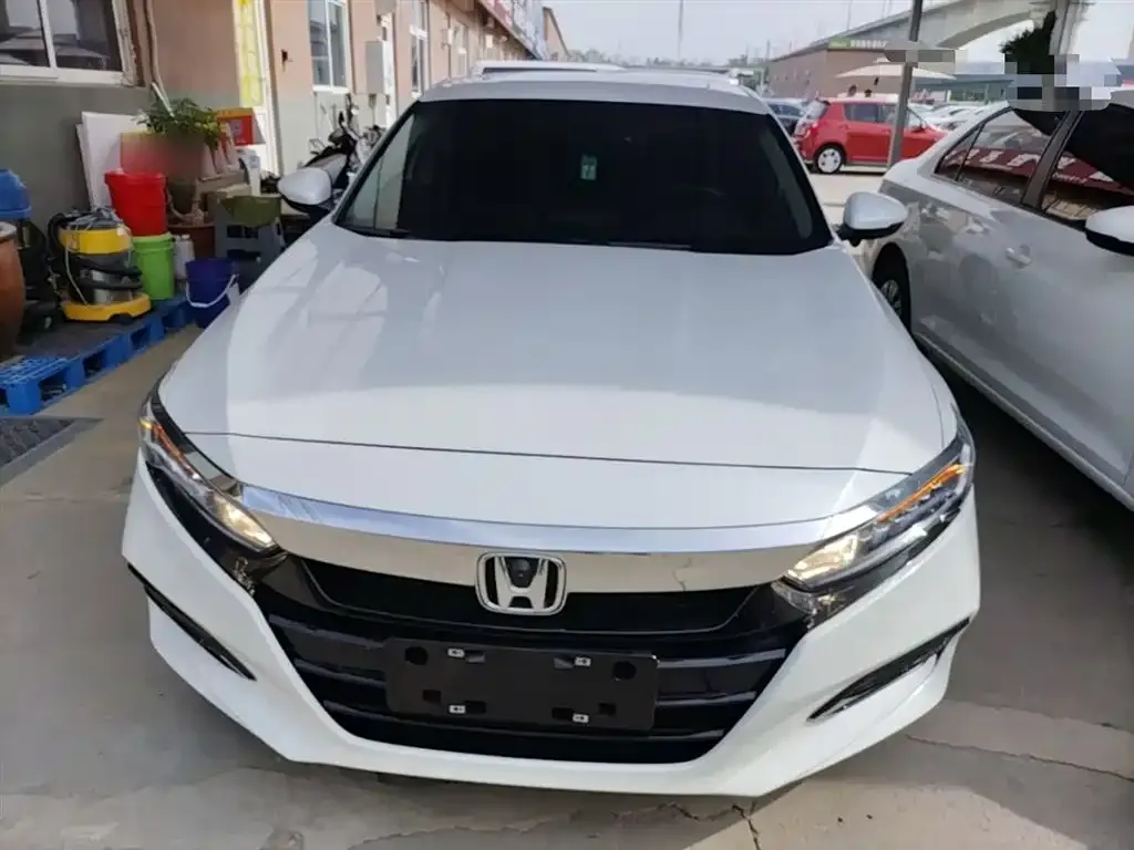 Honda Accord — фото 10