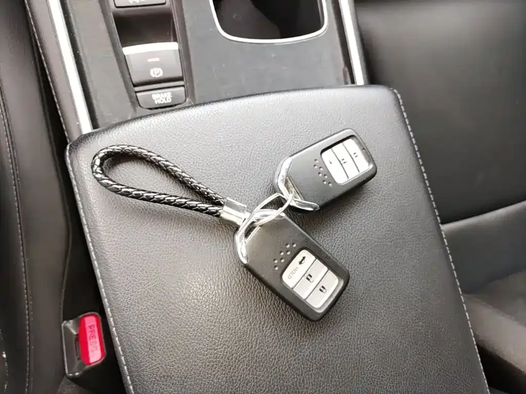 Honda Accord — фото 5