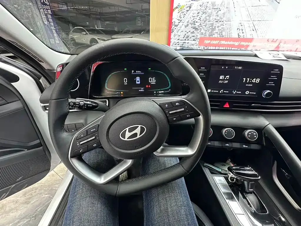 Hyundai Elantra — фото 7