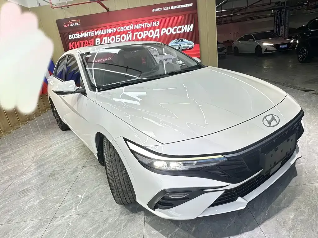 Hyundai Elantra — фото 9