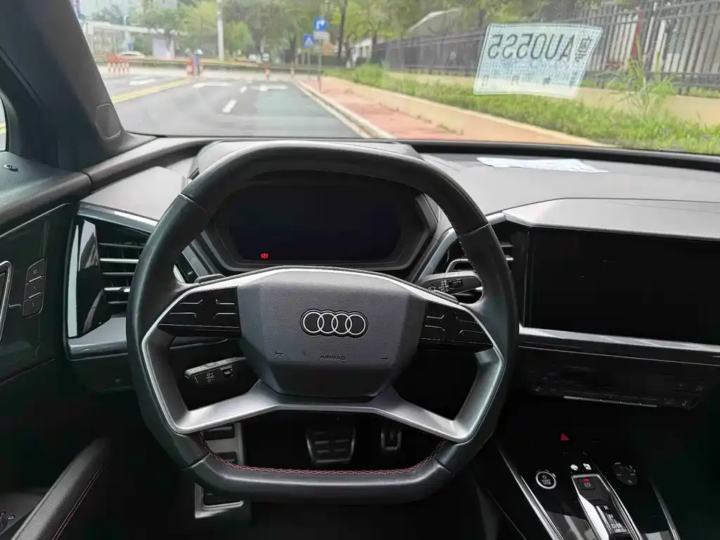 Audi Q5 e-tron — фото 4