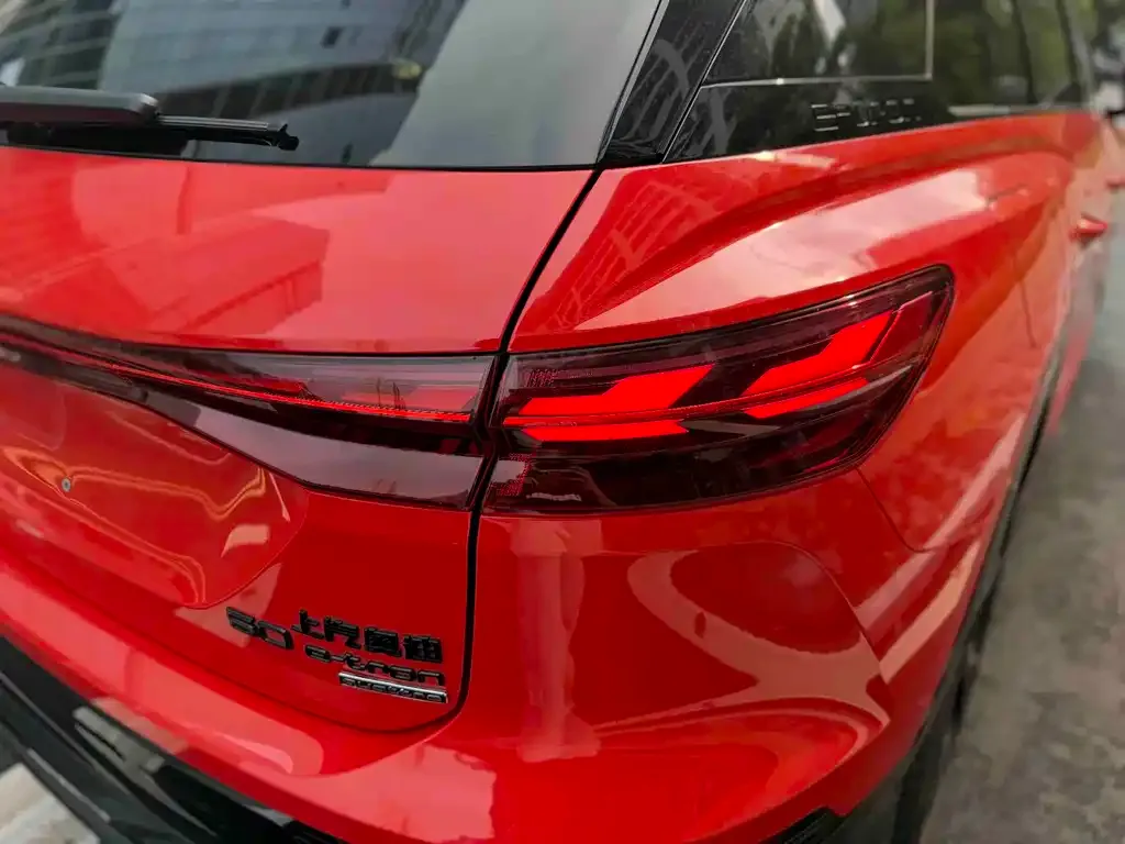 Audi Q5 e-tron — фото 2