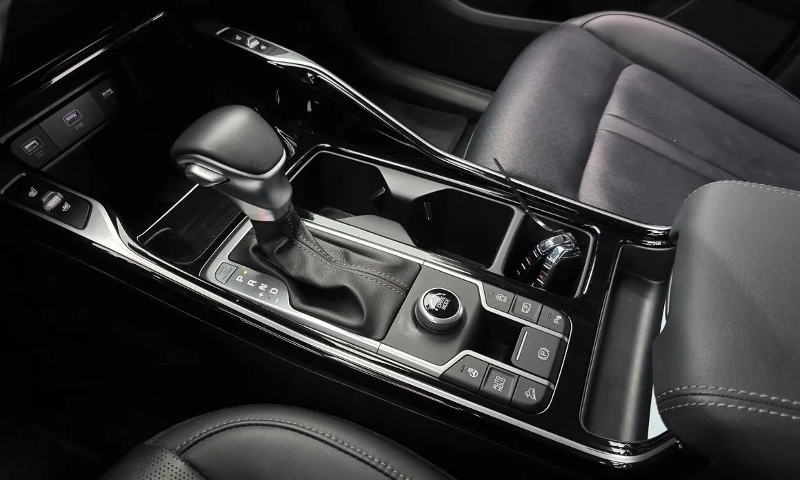 Kia Sorento — фото 6
