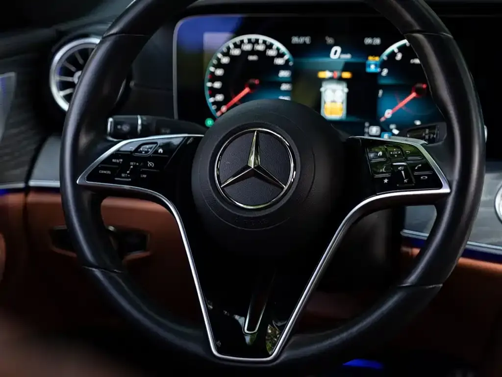 Mercedes-Benz CLS — фото 8