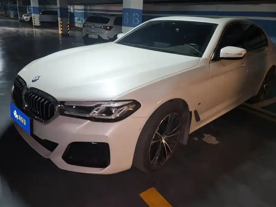 BMW 5 Series — фото 1
