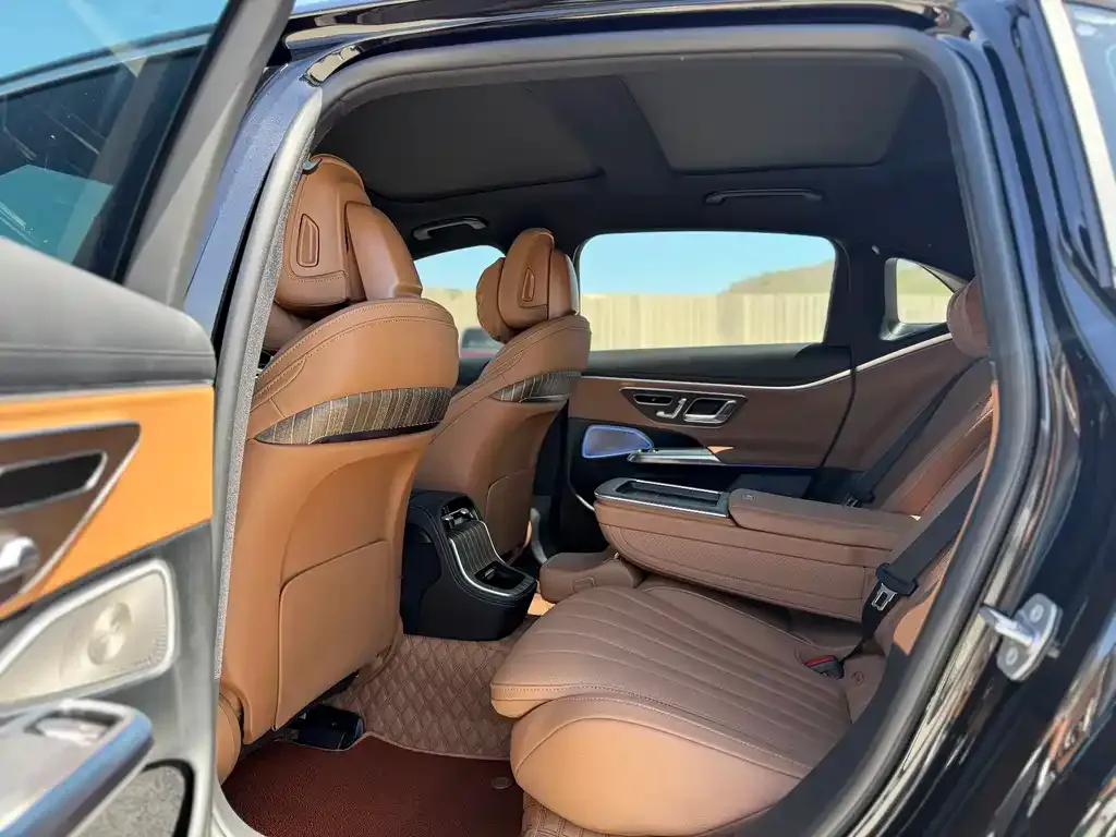 Mercedes-Benz E-Class 2025 из CN, фото 8