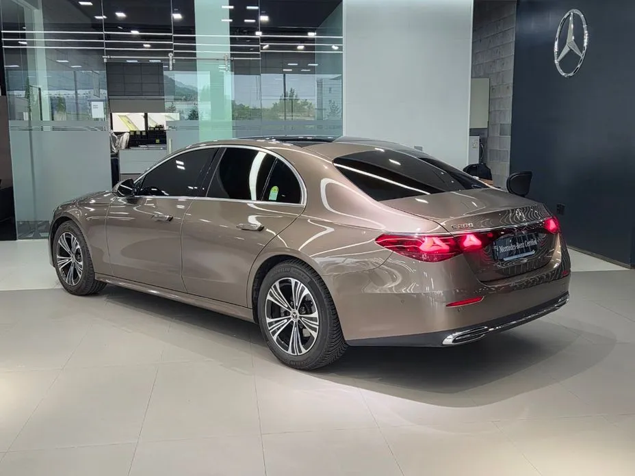 Mercedes-Benz E-Class 2025 из KR, фото 2