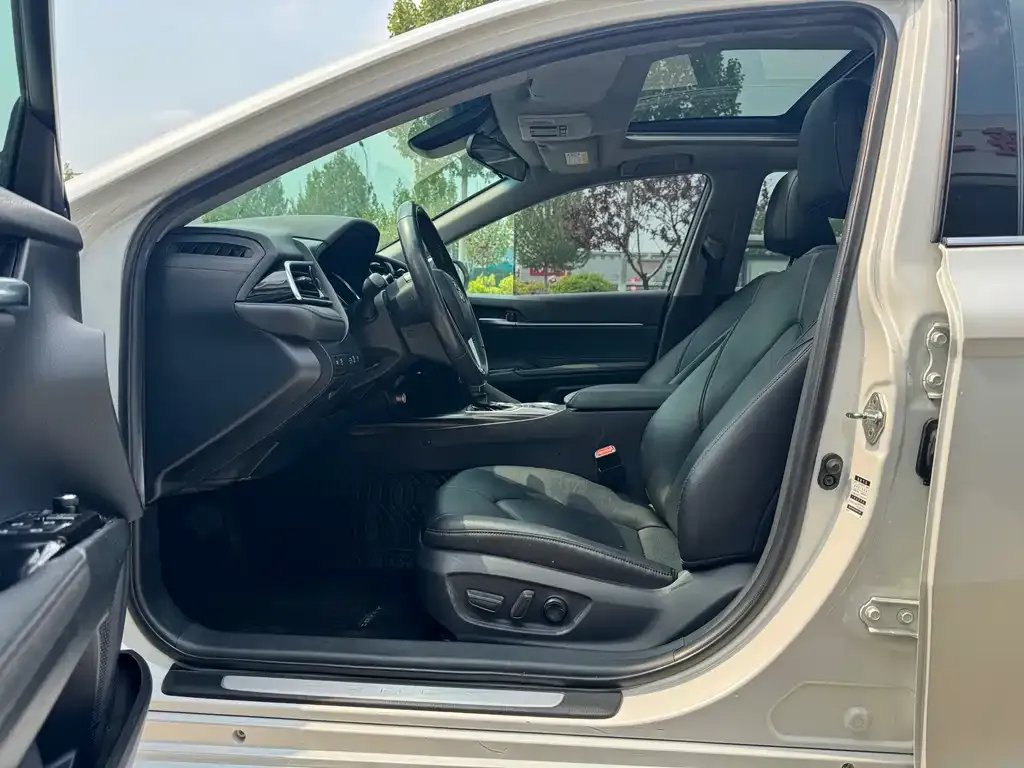 Toyota Camry 2021 из CN, фото 6