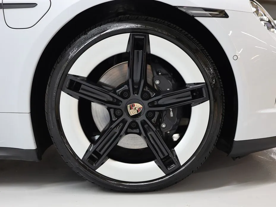 Porsche Taycan 2025 из KR, фото 6