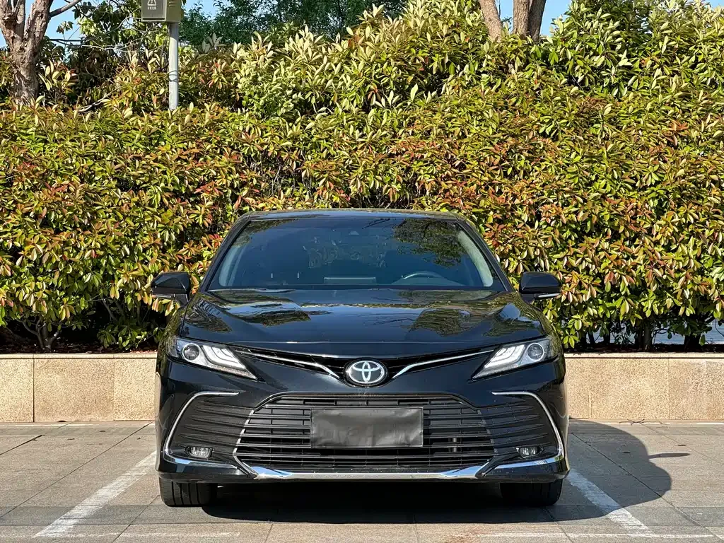 Toyota Camry — фото 8