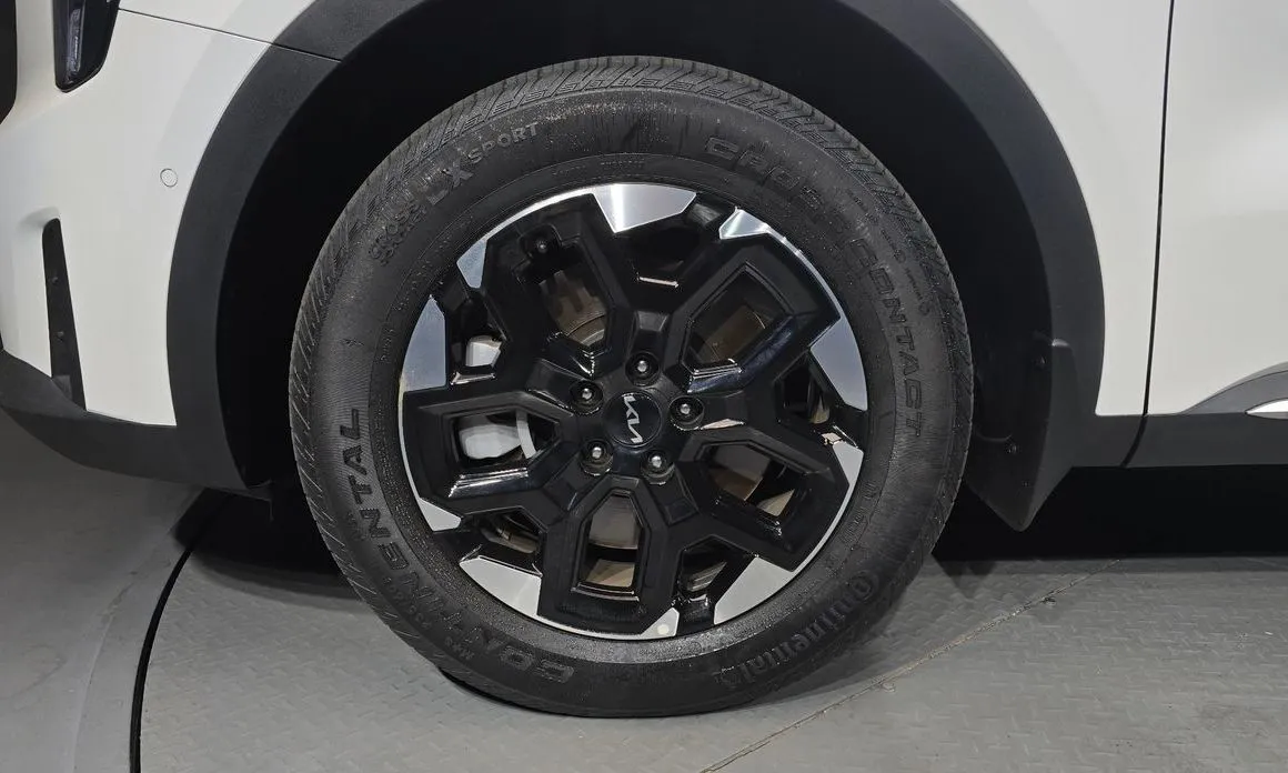Kia Sorento — фото 8