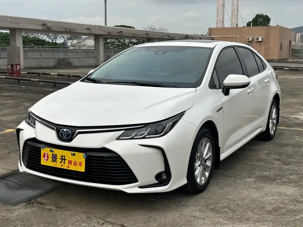 Toyota Corolla — фото 1