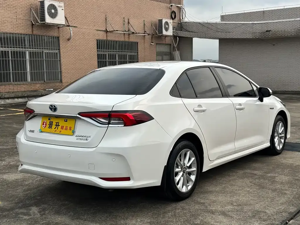 Toyota Corolla — фото 2