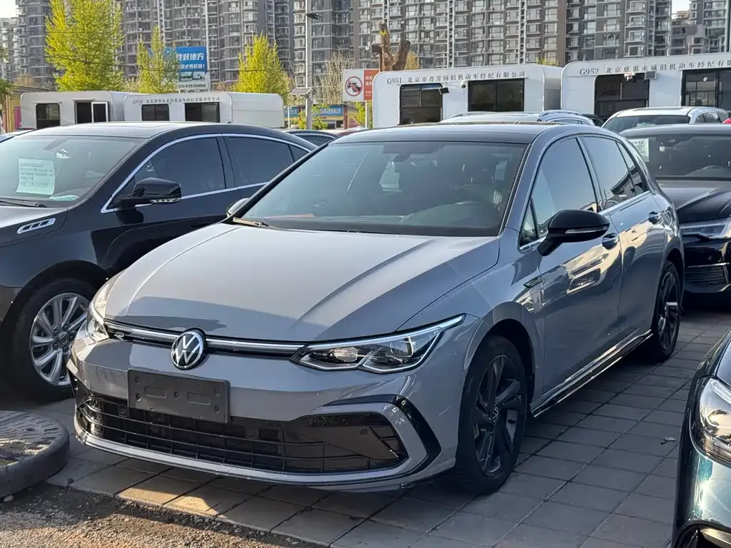 Volkswagen Golf 2023 из CN, фото 1